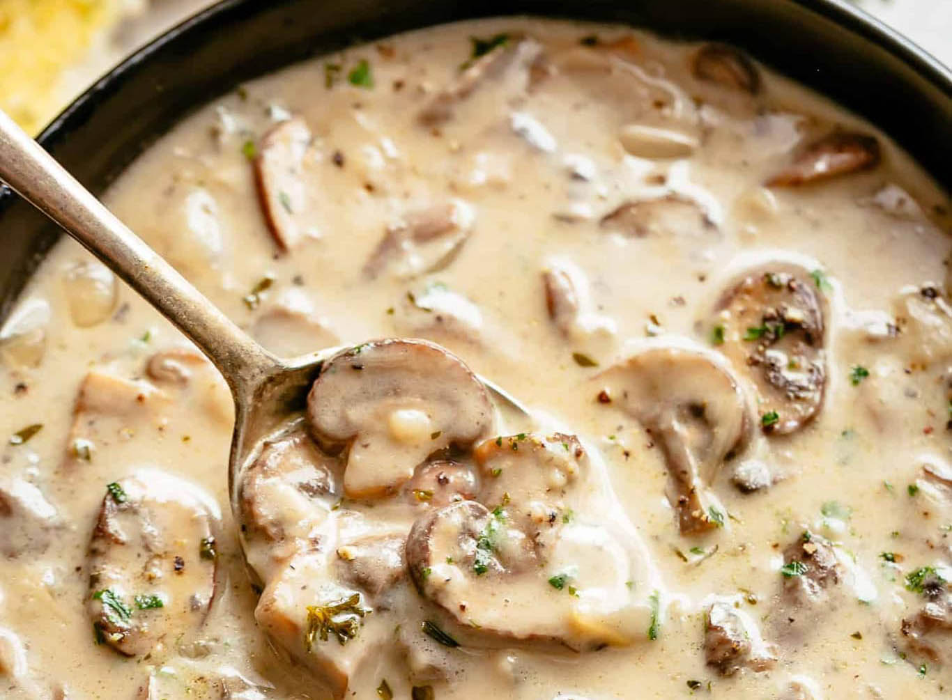 Mushroom-soup-featured